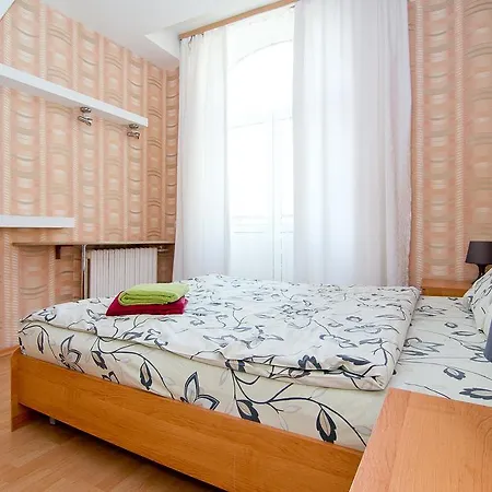 On Leningradskaya Apartament
